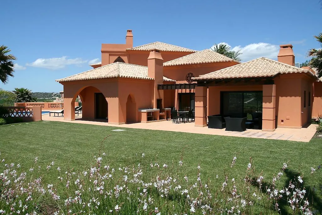 Amendoeira Golf Resort Armação de Pêra 4*,